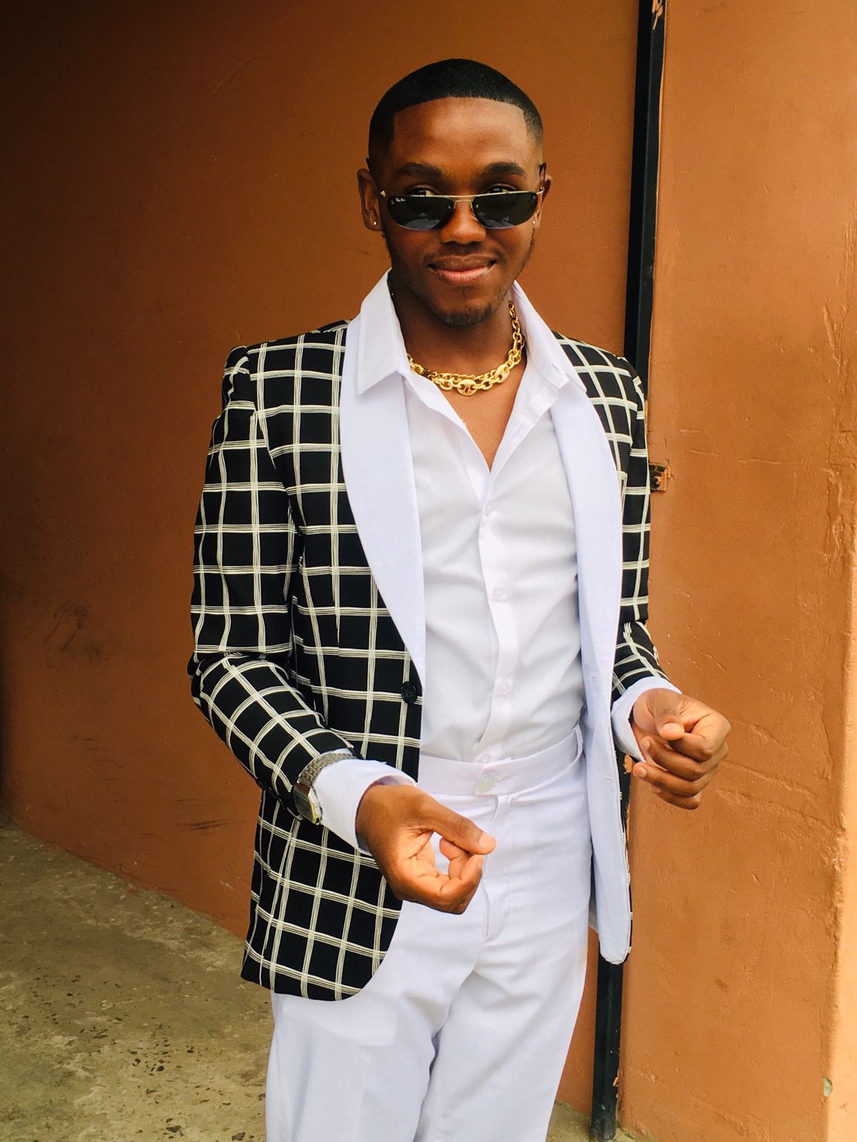 A well dresses gentleman